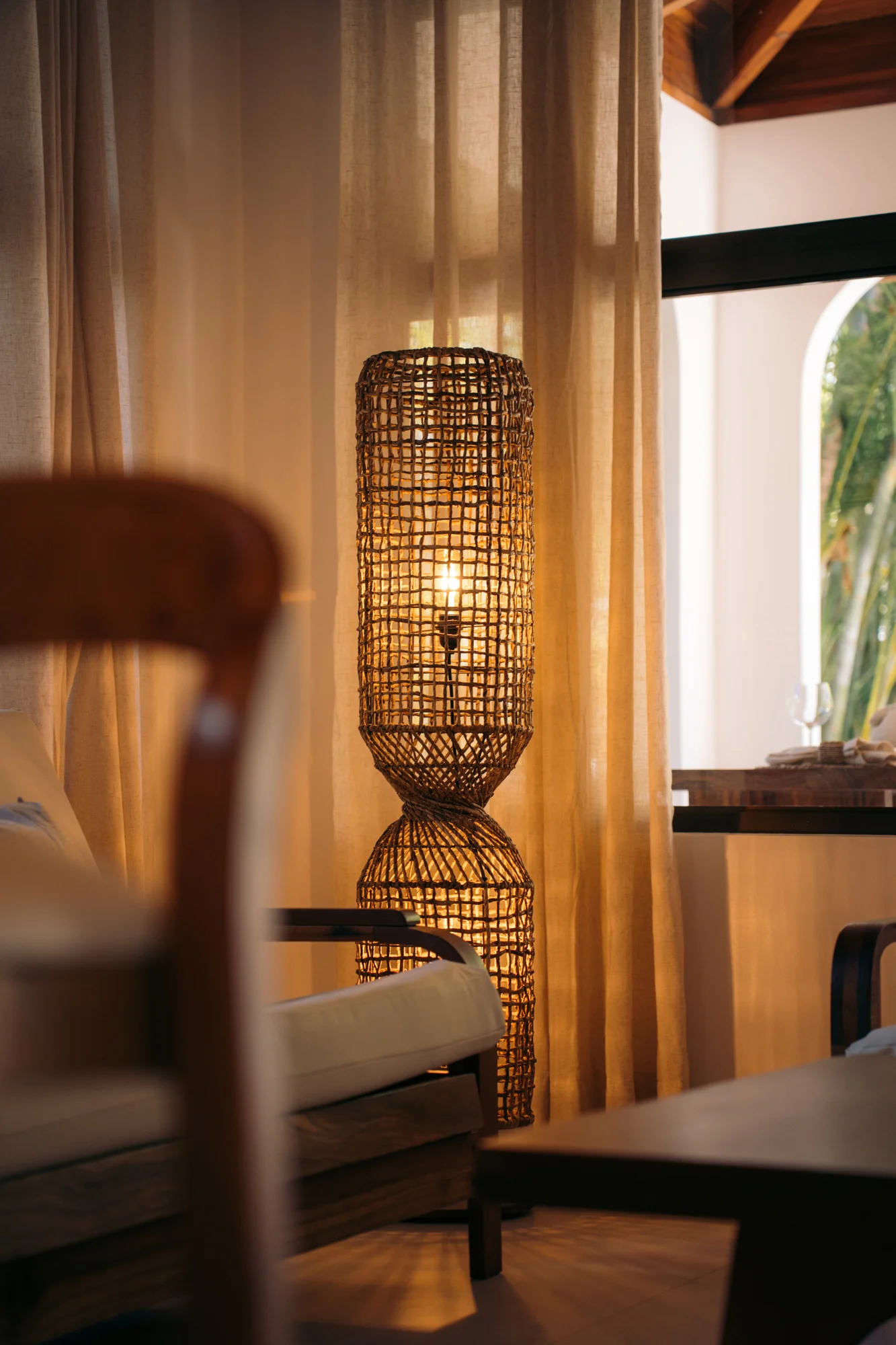 Rattan lamp detail in Serena villa